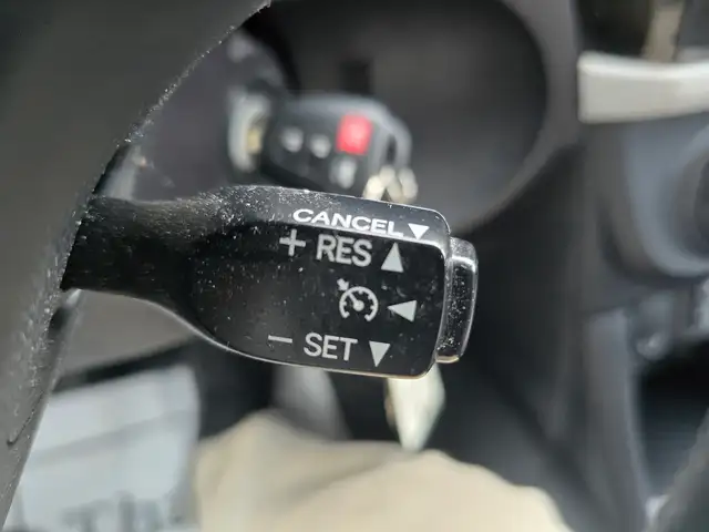 2016 Toyota Corolla LE - Photo 17