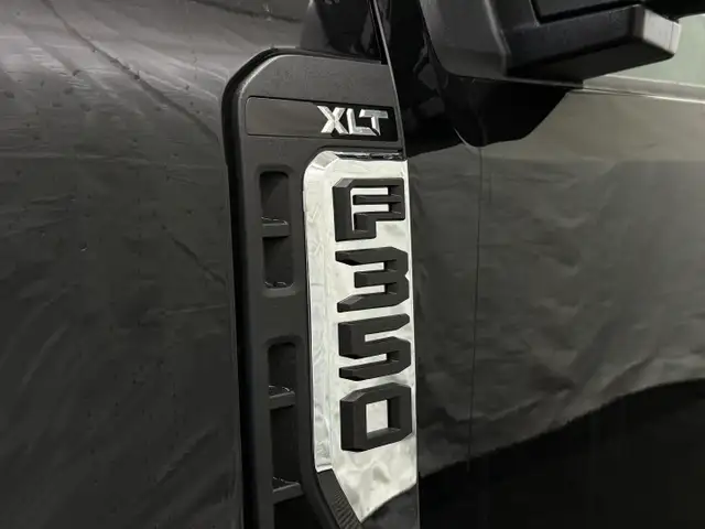 2026 Ford F-350 XLT | DIESEL | 5G MODEM | REMOTE KEYLESS ENTRY - Photo 7