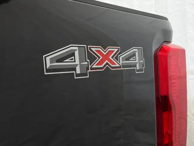 2026 Ford F-350 XLT | DIESEL | 5G MODEM | REMOTE KEYLESS ENTRY - Photo 9