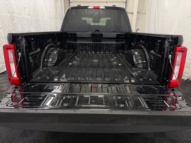 2026 Ford F-350 XLT | DIESEL | 5G MODEM | REMOTE KEYLESS ENTRY - Photo 13