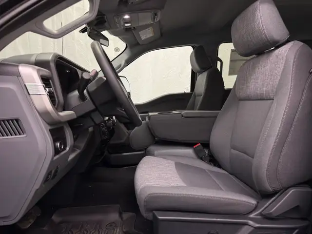 2026 Ford F-350 XLT | DIESEL | 5G MODEM | REMOTE KEYLESS ENTRY - Photo 18