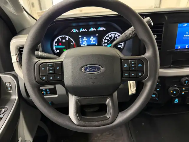 2026 Ford F-350 XLT | DIESEL | 5G MODEM | REMOTE KEYLESS ENTRY - Photo 22