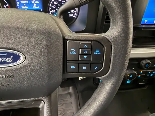 2026 Ford F-350 XLT | DIESEL | 5G MODEM | REMOTE KEYLESS ENTRY - Photo 24
