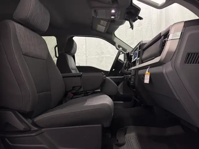 2026 Ford F-350 XLT | DIESEL | 5G MODEM | REMOTE KEYLESS ENTRY - Photo 38