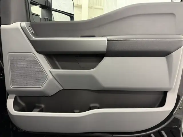 2026 Ford F-350 XLT | DIESEL | 5G MODEM | REMOTE KEYLESS ENTRY - Photo 39