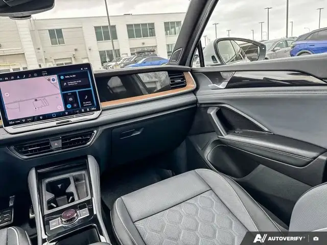 2026 Volkswagen Tiguan Highline Turbo R-Line | VW CERTIFIED - Photo 12