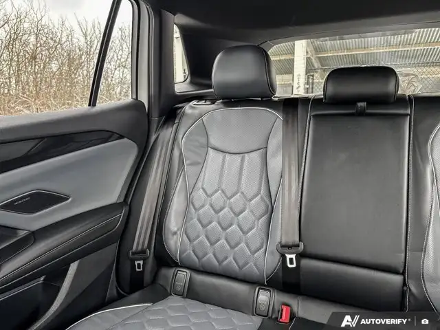 2026 Volkswagen Tiguan Highline Turbo R-Line | VW CERTIFIED - Photo 13