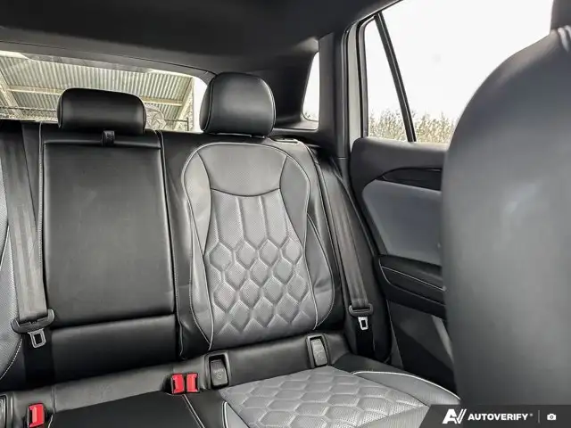 2026 Volkswagen Tiguan Highline Turbo R-Line | VW CERTIFIED - Photo 15