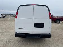 2021 Chevrolet Express - Photo 8