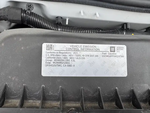 2021 Chevrolet Express - Photo 11