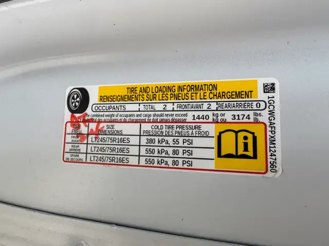 2021 Chevrolet Express - Photo 12