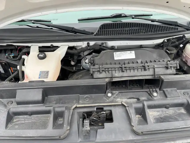 2021 Chevrolet Express - Photo 13