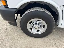 2021 Chevrolet Express - Photo 14