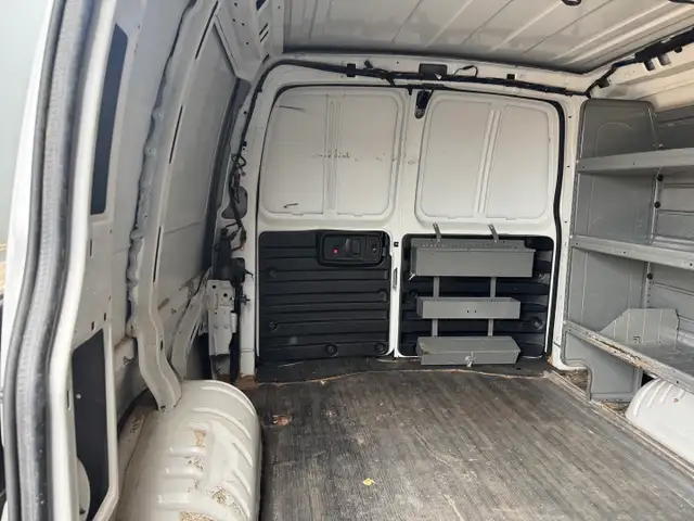 2021 Chevrolet Express - Photo 19