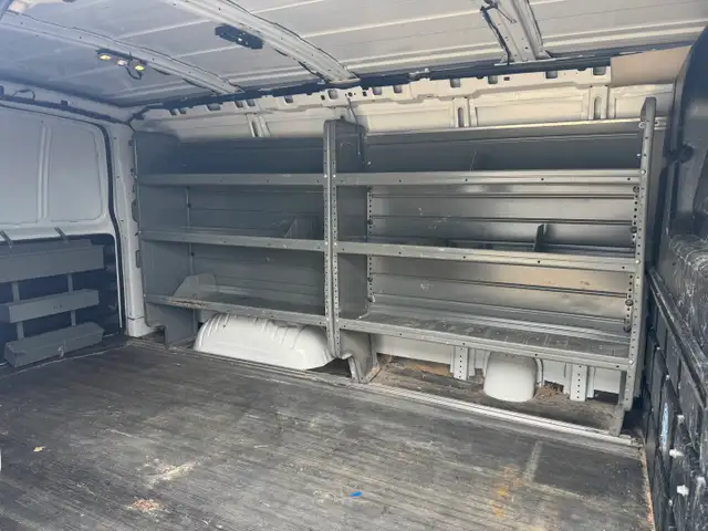 2021 Chevrolet Express - Photo 20