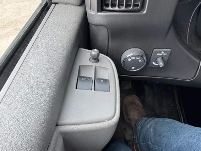 2021 Chevrolet Express - Photo 26