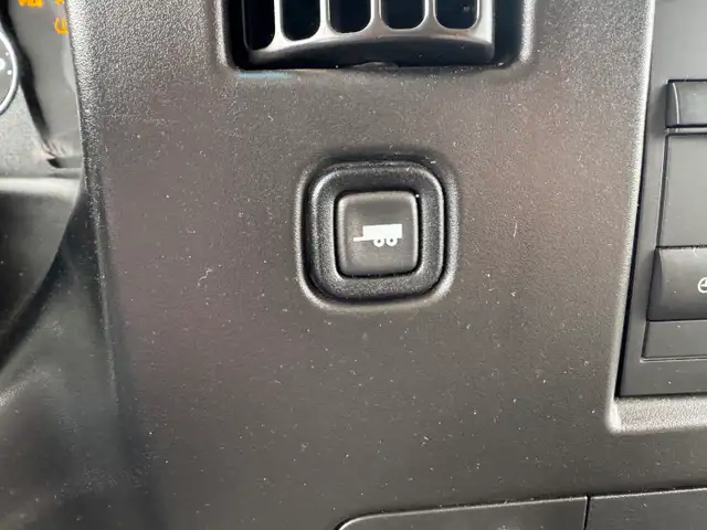 2021 Chevrolet Express - Photo 27