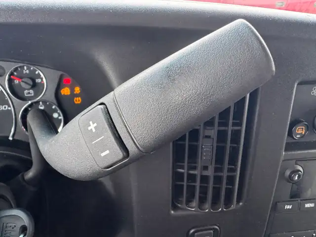 2021 Chevrolet Express - Photo 28