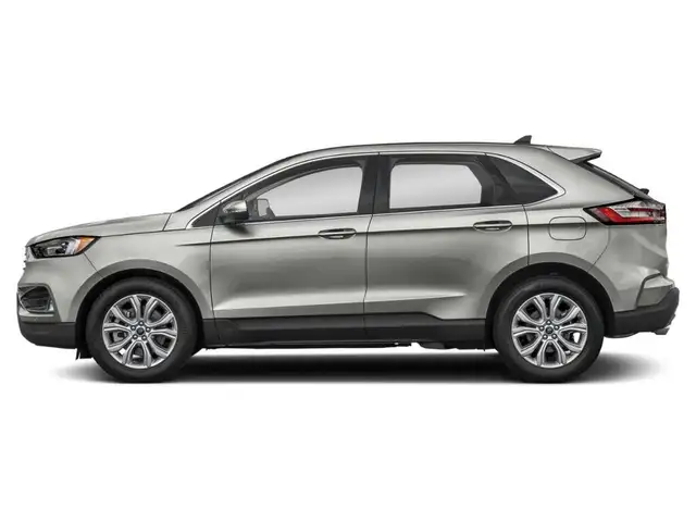 2022 Ford Edge Titanium AWD - Photo 3