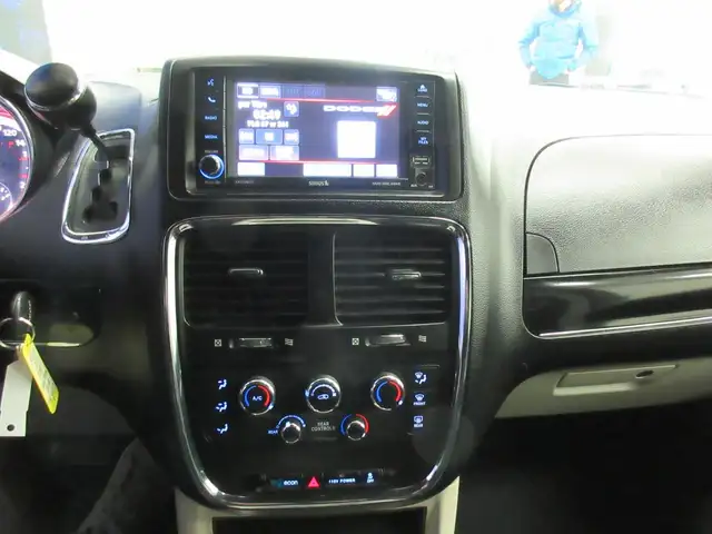 DODGE GRAND CARAVAN 2017 SXT PREMIUM PLUS GPS CAMERA DE RECUL 7 - Photo 15