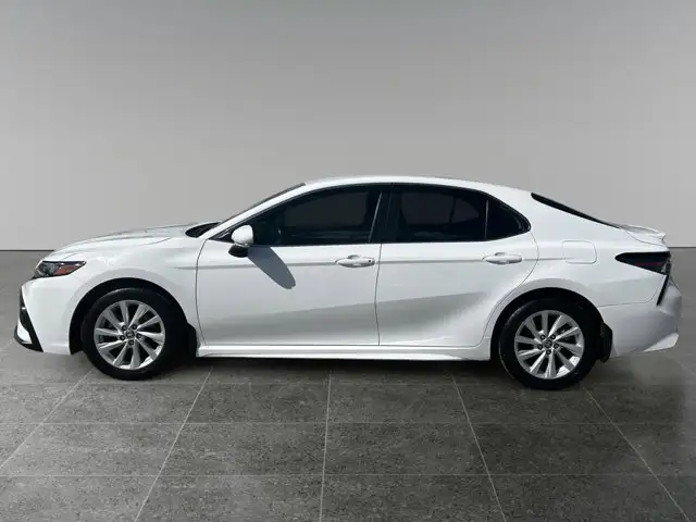 2023 Toyota Camry SE / FWD - Photo 2