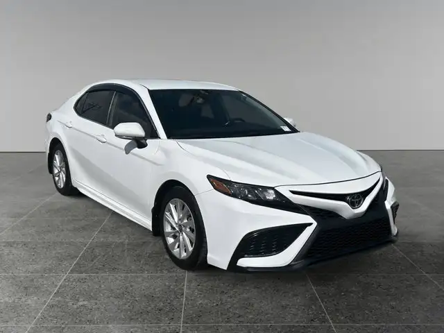2023 Toyota Camry SE / FWD - Photo 9