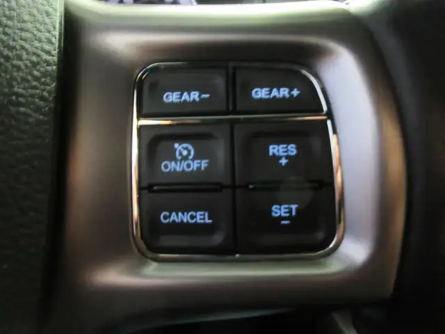 RAM 1500 CLASSIC 2022 WARLOCK SLT V-8 5.7 HEMI 4X4 GPS AUDIO ALP - Photo 10