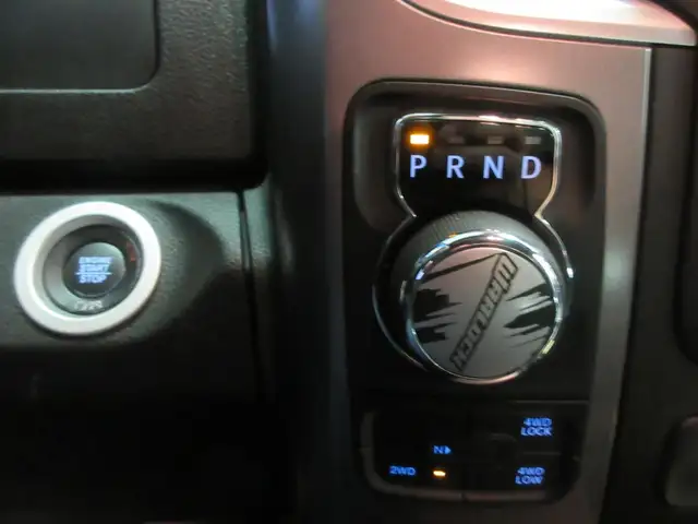 RAM 1500 CLASSIC 2022 WARLOCK SLT V-8 5.7 HEMI 4X4 GPS AUDIO ALP - Photo 13