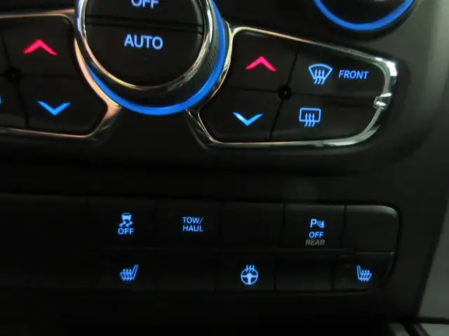 RAM 1500 CLASSIC 2022 WARLOCK SLT V-8 5.7 HEMI 4X4 GPS AUDIO ALP - Photo 17