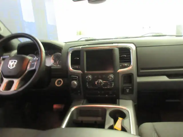 RAM 1500 CLASSIC 2022 WARLOCK SLT V-8 5.7 HEMI 4X4 GPS AUDIO ALP - Photo 23