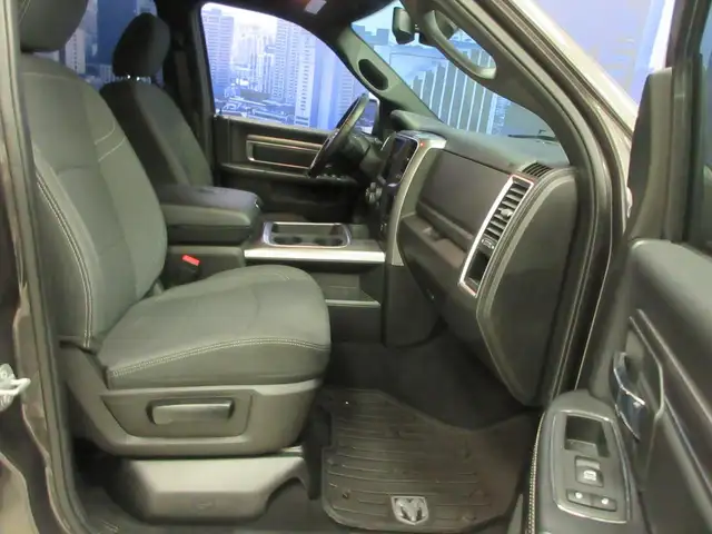 RAM 1500 CLASSIC 2022 WARLOCK SLT V-8 5.7 HEMI 4X4 GPS AUDIO ALP - Photo 24