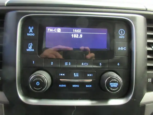 RAM 1500 2016 V6 3.6L 4X4 QUAD-CAB BOITE 6.4 Ft JAMAIS ACCIDENTE - Photo 25