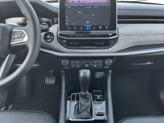 2025 Jeep Compass North /4x4 - Photo 17