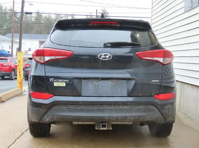 2017 Hyundai Tucson AWD - Photo 4