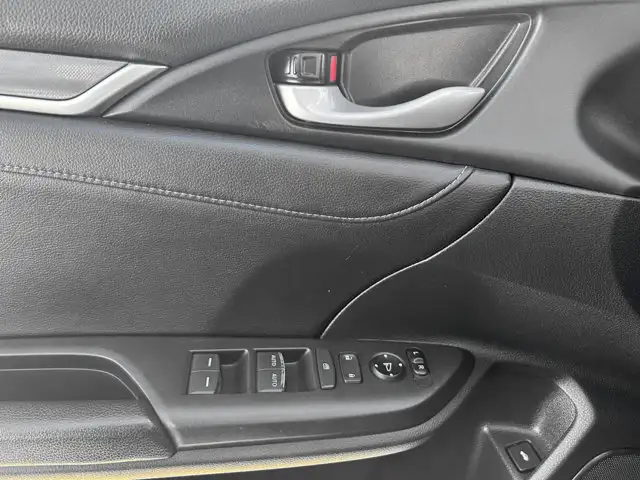 2021 Honda Civic Sedan Touring / FWD - Photo 12