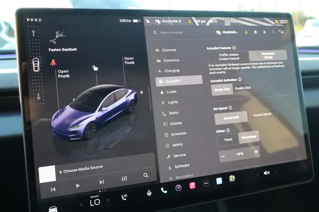 2025 Tesla Model 3 - Photo 27