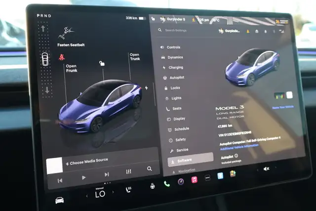 2025 Tesla Model 3 - Photo 31