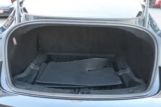 2025 Tesla Model 3 - Photo 34