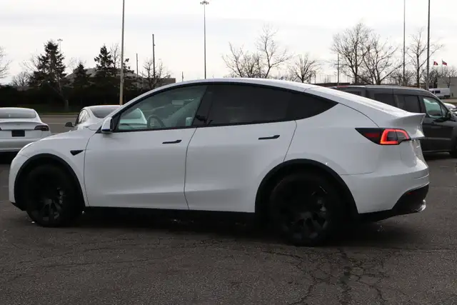 2022 Tesla Model Y - Photo 5