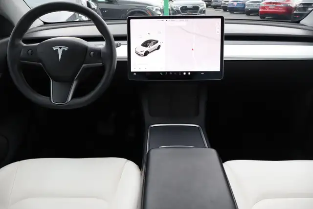 2022 Tesla Model Y - Photo 10