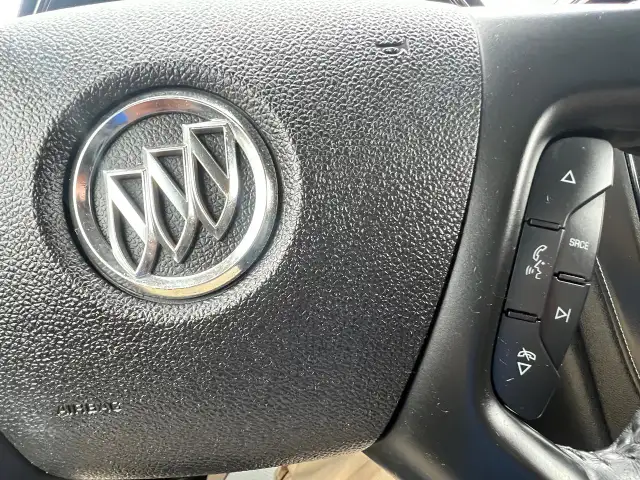 2017 Buick Enclave LEATHER -BACK CAM-BLUETOOTH-HEATED SEATS - Photo 24