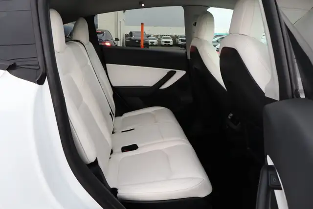 2022 Tesla Model Y - Photo 14