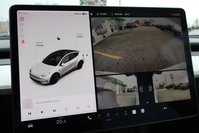 2022 Tesla Model Y - Photo 20