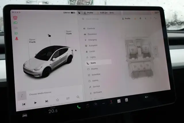 2022 Tesla Model Y - Photo 24
