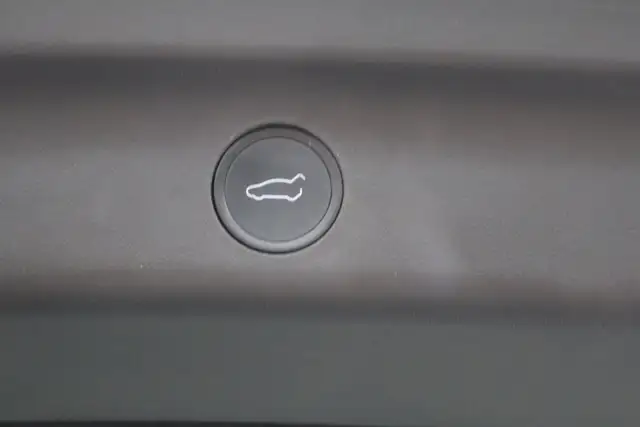 2022 Tesla Model Y - Photo 29