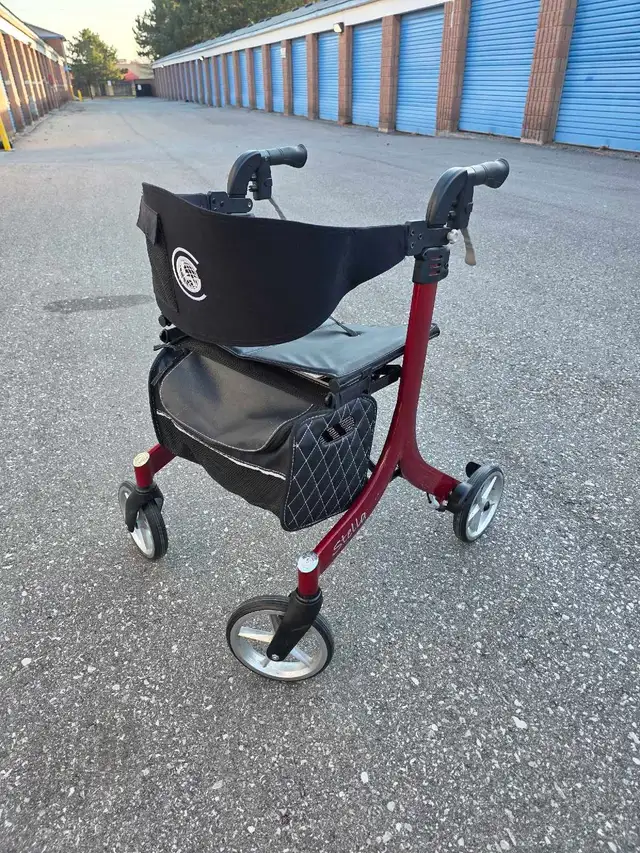 Stella Walker with 23' Seat and storage bag - Photo 2