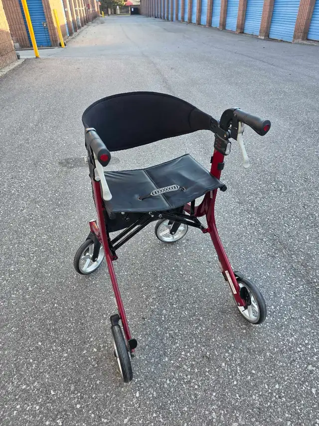 Stella Walker with 23' Seat and storage bag - Photo 3