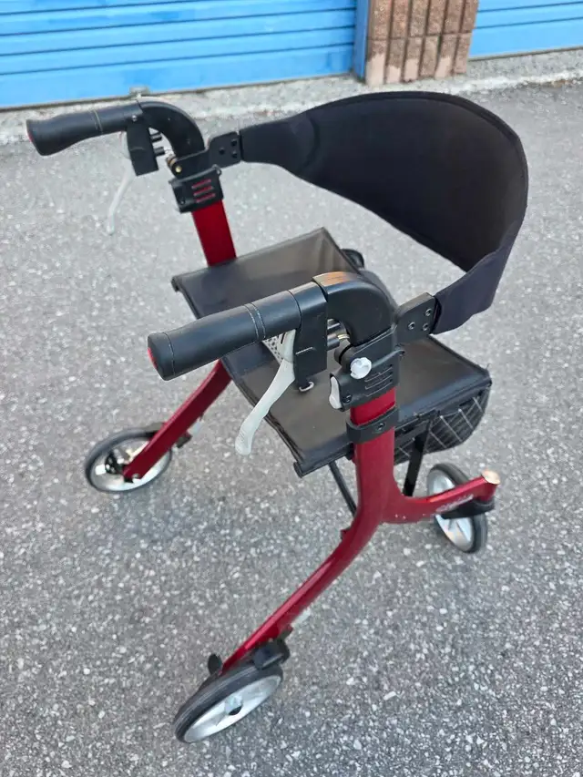 Stella Walker with 23' Seat and storage bag - Photo 4