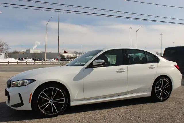 2023 BMW 3-Series - Photo 3