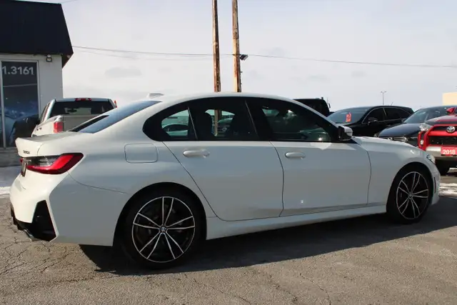 2023 BMW 3-Series - Photo 7